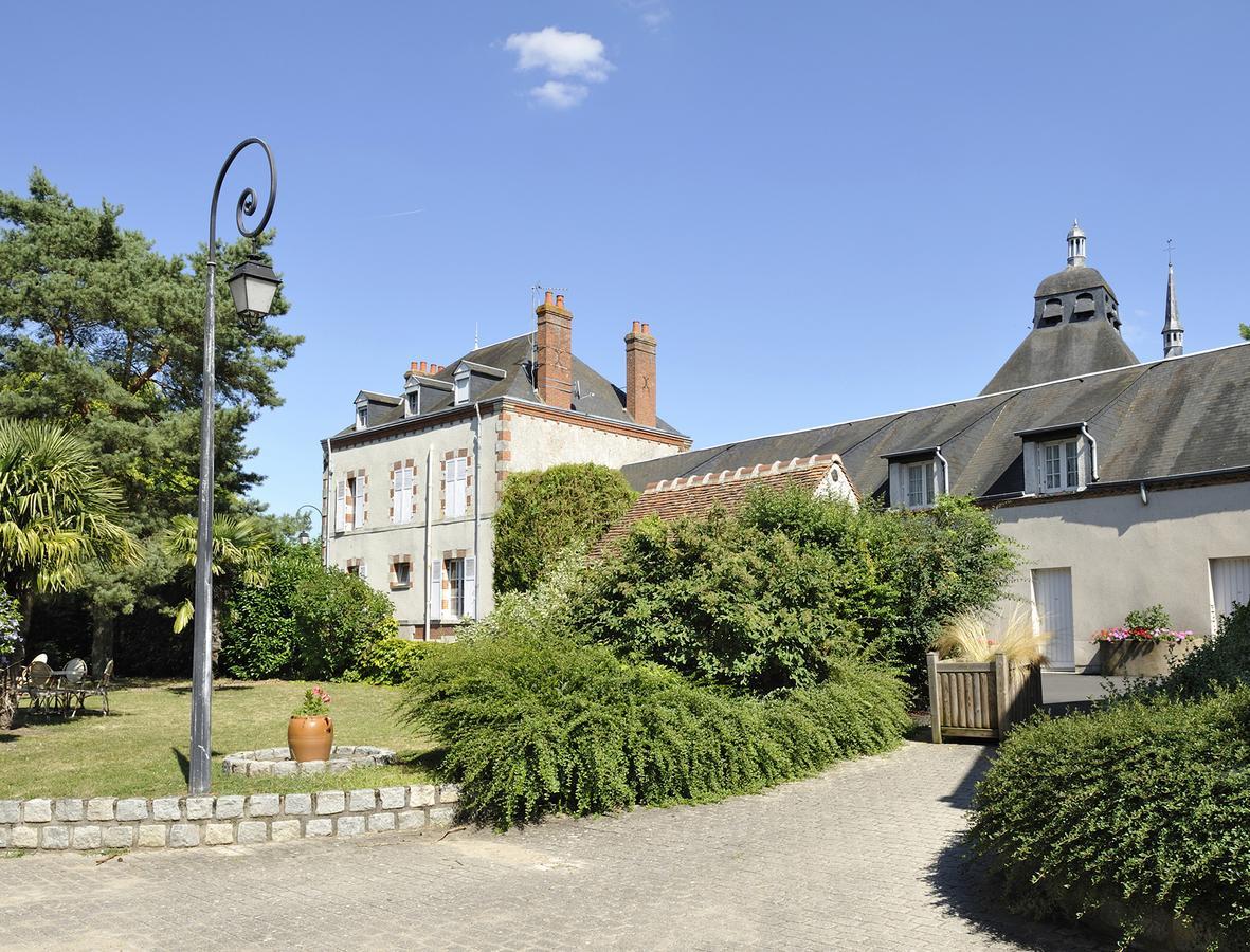 Logis Hotel Restaurant Du Labrador Saint-Benoît-sur-Loire Εξωτερικό φωτογραφία