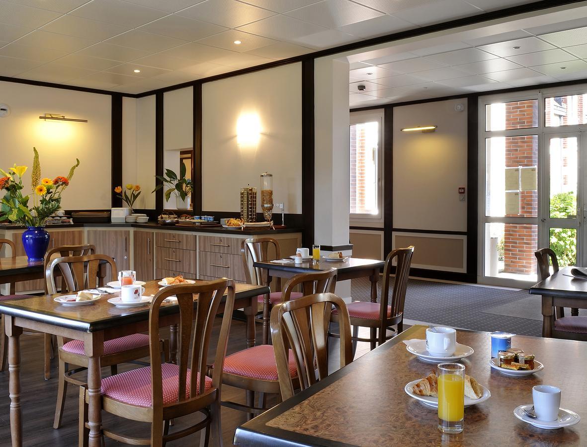 Logis Hotel Restaurant Du Labrador Saint-Benoît-sur-Loire Εξωτερικό φωτογραφία
