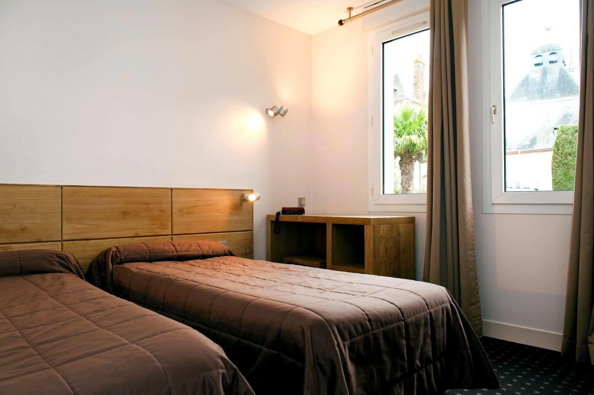 Logis Hotel Restaurant Du Labrador Saint-Benoît-sur-Loire Εξωτερικό φωτογραφία