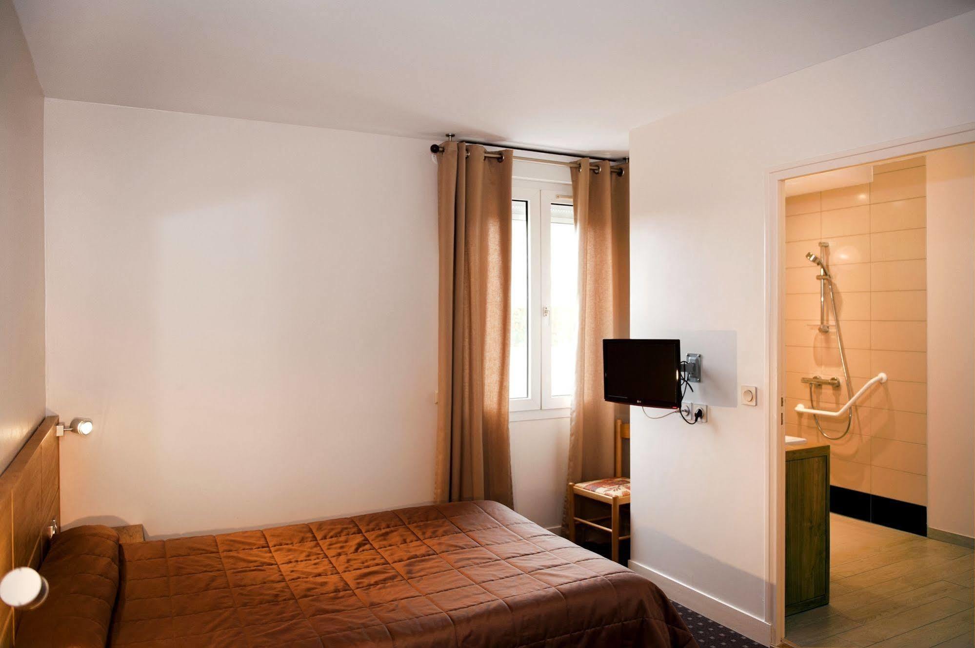 Logis Hotel Restaurant Du Labrador Saint-Benoît-sur-Loire Εξωτερικό φωτογραφία
