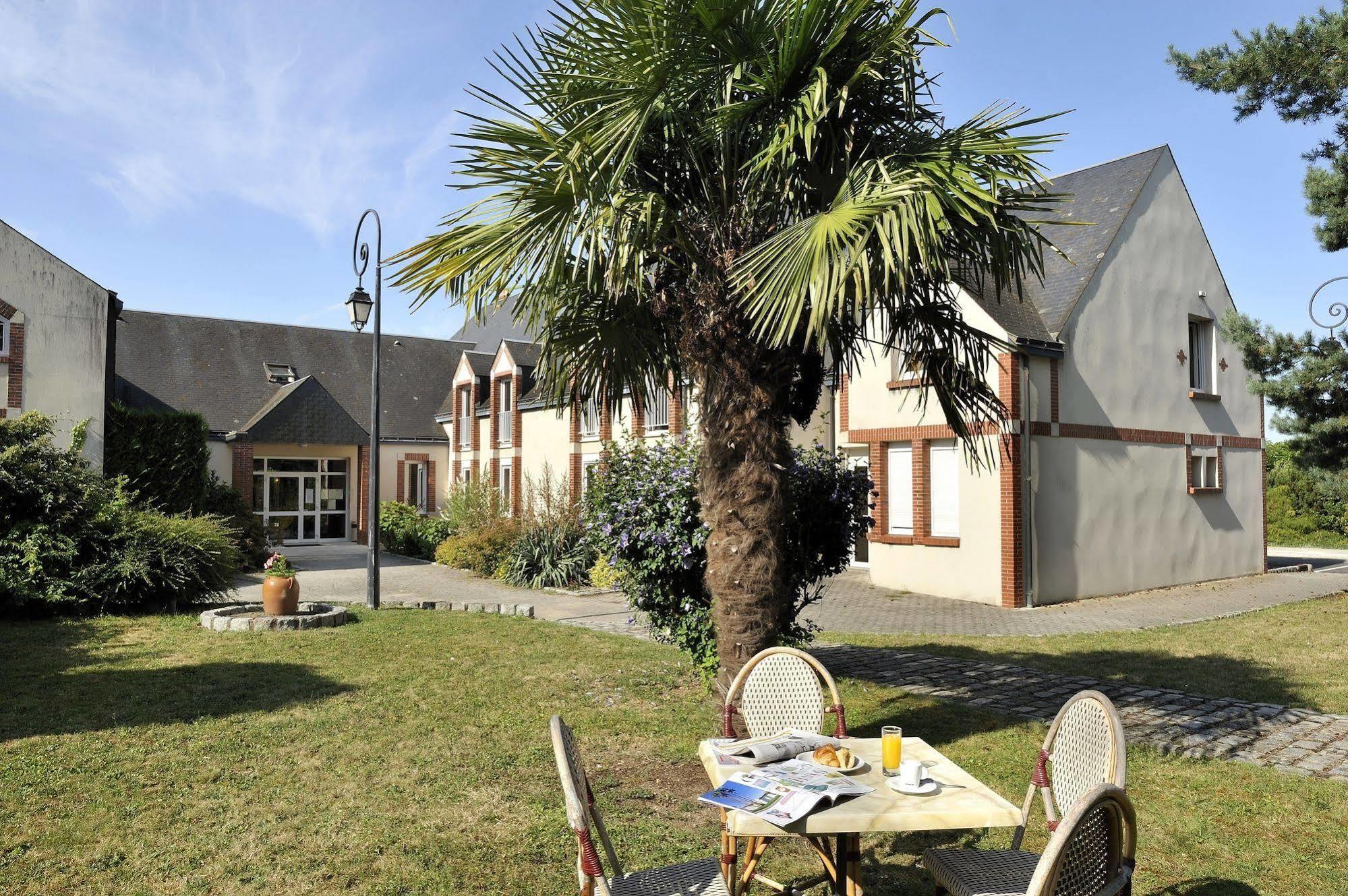 Logis Hotel Restaurant Du Labrador Saint-Benoît-sur-Loire Εξωτερικό φωτογραφία